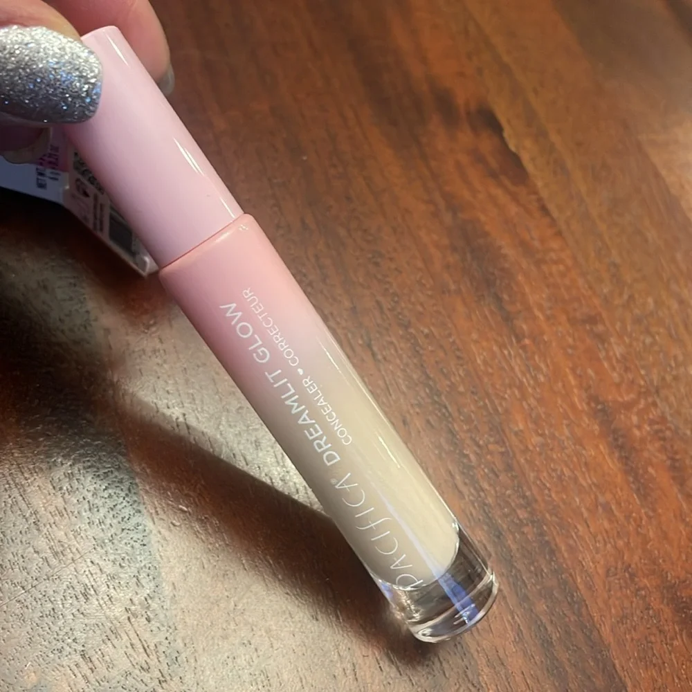 Pacifica Dream Lit Concealer Shade 11 100 Vegan New size .21oz
